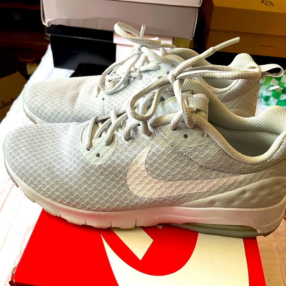 Nike Air Max Motion
